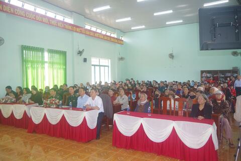 Ấm áp chương trình 'Xuân biên phòng ấm lòng dân bản'